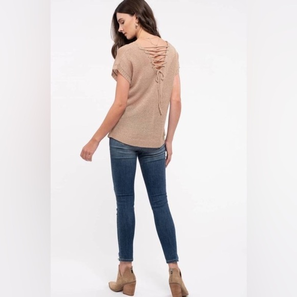 NWT Mine Women's Lace-Up Back Lightweight Knit Short Sleeve Top Sz Small, Taupe - Picture 3 of 9